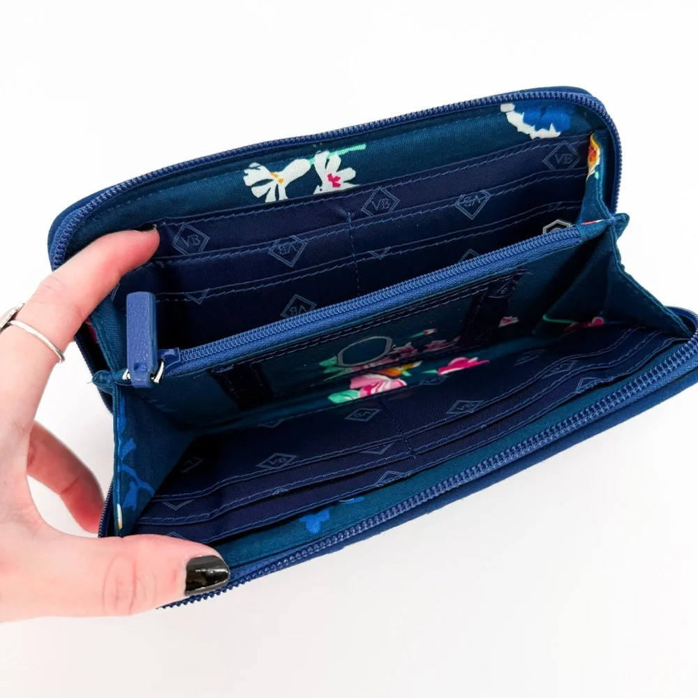 Vera Bradley RFID Georgia Zip Around Wallet in Santiago Woven - Picture 3 of 7